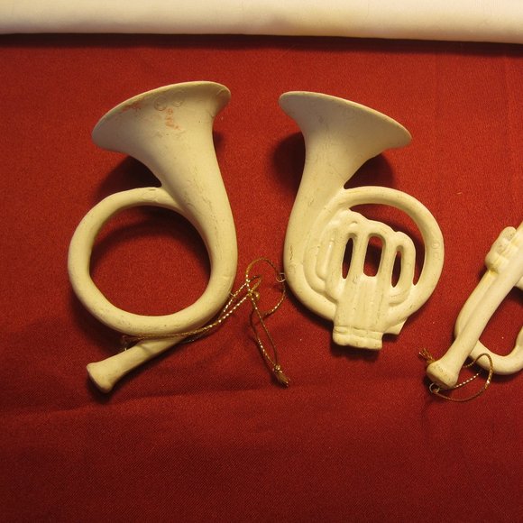 VTG 70'S WHITE PLASTER/CERAMIC HORN ORNAMENTS, SET OF 3 - Picture 3 of 4